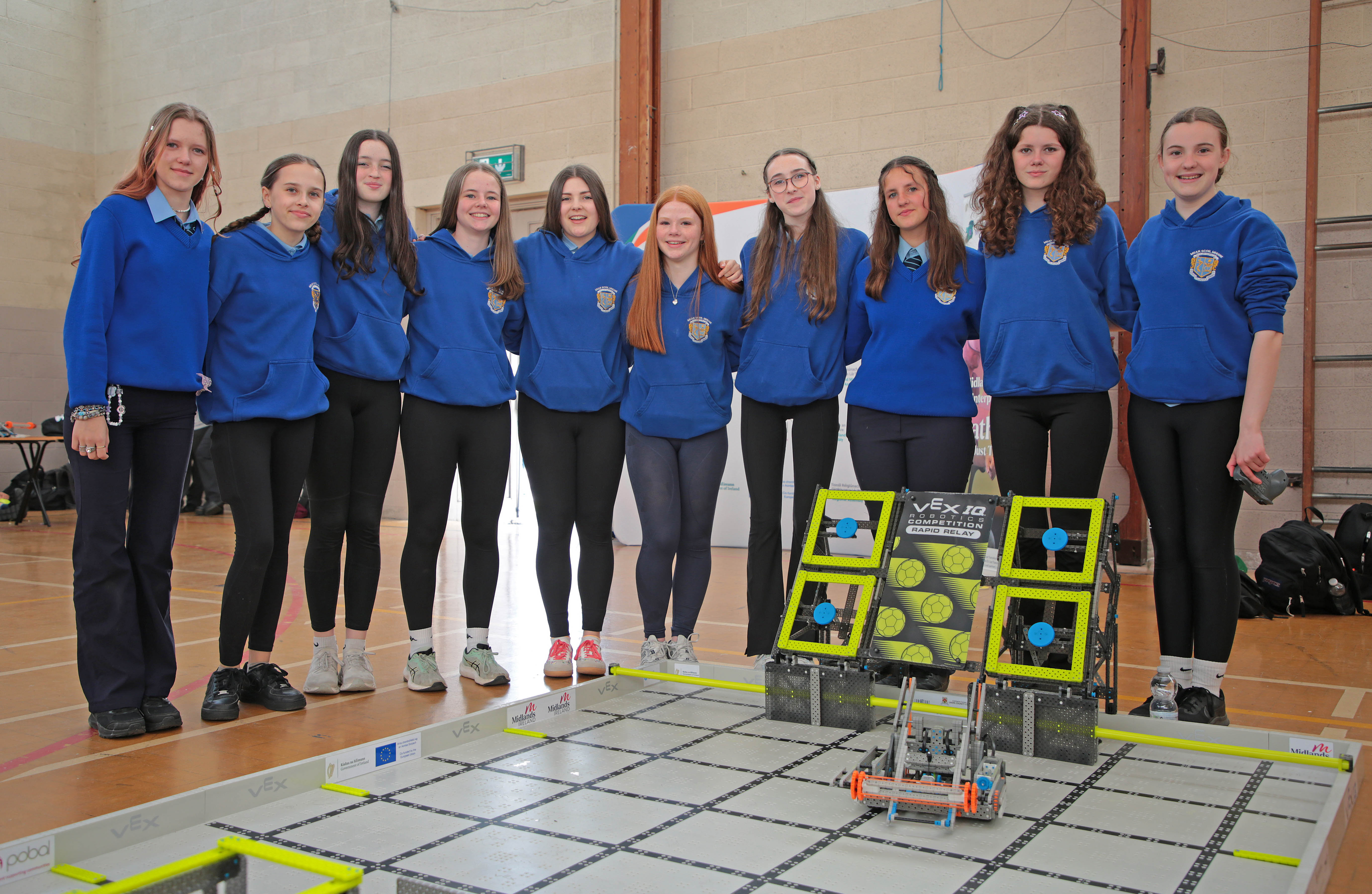 Scoil-Mhuire-girls-around-arena