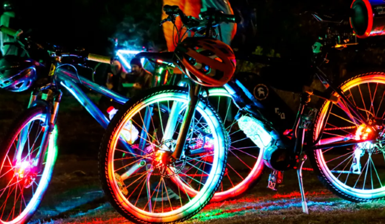 Night-time-bicycle-parade